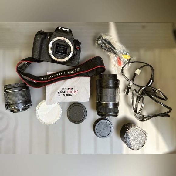 Canon EOS Rebel T3 DSLR Camera Kit w 18-55mm 75-300mm